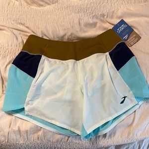 Brooks chaser 5” shorts